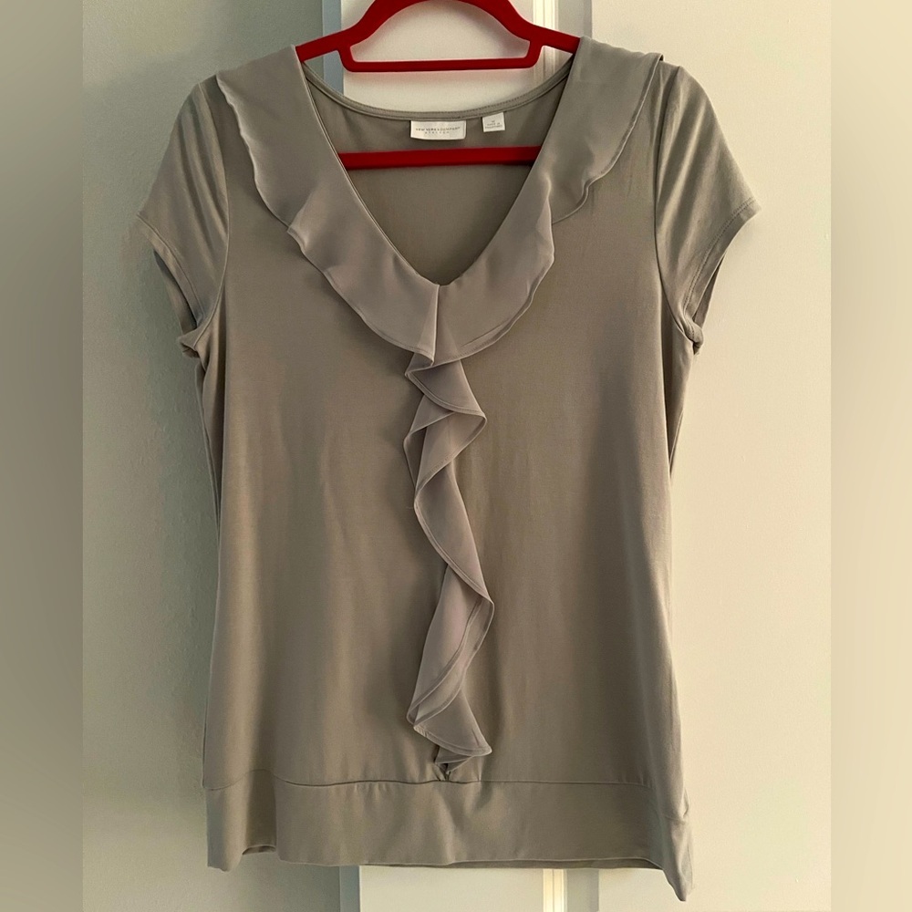 NY&CO Gray top with rayon ruffle